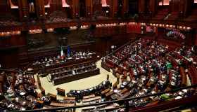 Dl Omnibus è legge, approvato alla Camera: le novità dal bonus Natale alla sanatoria fiscale