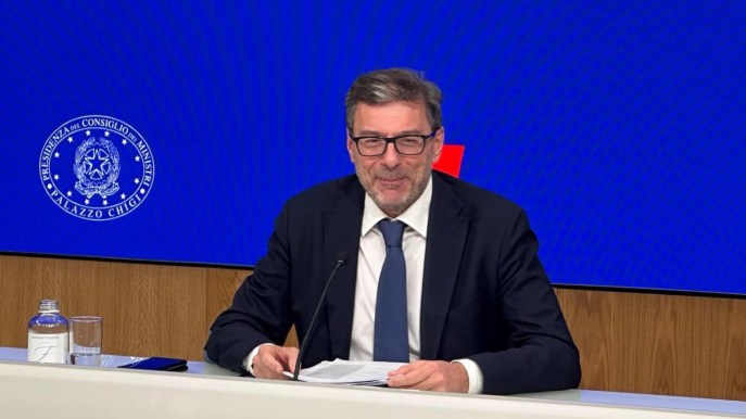 Giorgetti in conferenza stampa: “Aiuti, bonus e niente aumento delle tasse in Manovra”