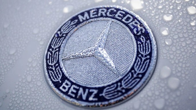 Crolla l’utile di Mercedes-Benz a 1,7 miliardi nel terzo trimestre, pesano concorrenza e Cina