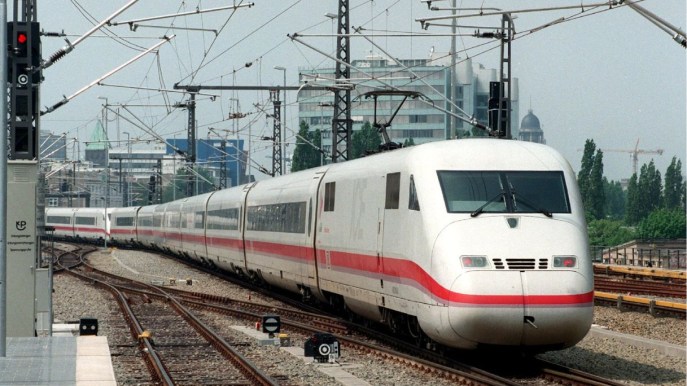 Due possibili casi di virus di Marburg ad Amburgo, isolati i binari della stazione