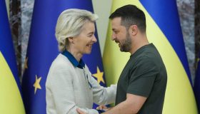 La Commissione europea sfida la Russia di Putin, 4 miliardi all’Ucraina