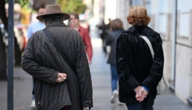 Le pensioni minime cresceranno di meno di due euro al mese, niente aumenti in Manovra
