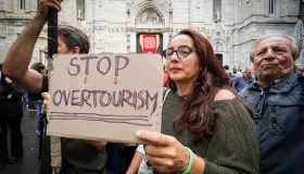 Contro l’overtourism arriva CarTES, la Carta del turista enogastronomico sostenibile