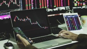 La Borsa del 19 febbraio, Milano chiude a -0,56% per le parole di Trump e di Isabel Schnabel