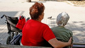 Italia anziana, 8,5 badanti ogni 100 persone sole: il turn over offre una chance di lavoro