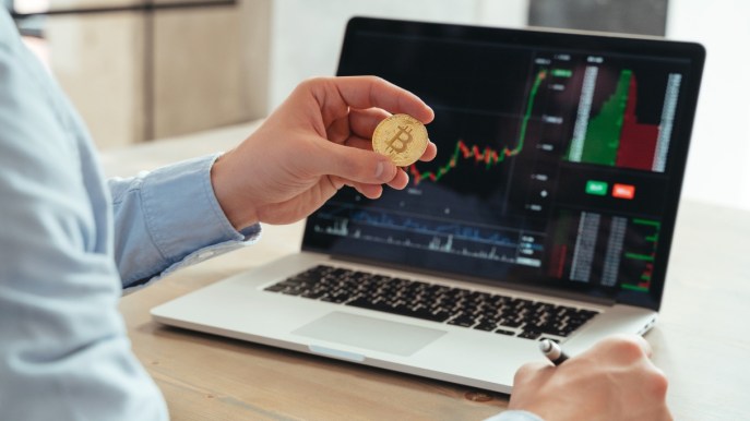 Bitcoin e dazi mettono a rischio la stabilità finanziaria italiana