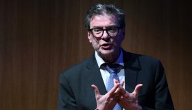 Nel Def omesse le spese militari, stime al ribasso per il Pil