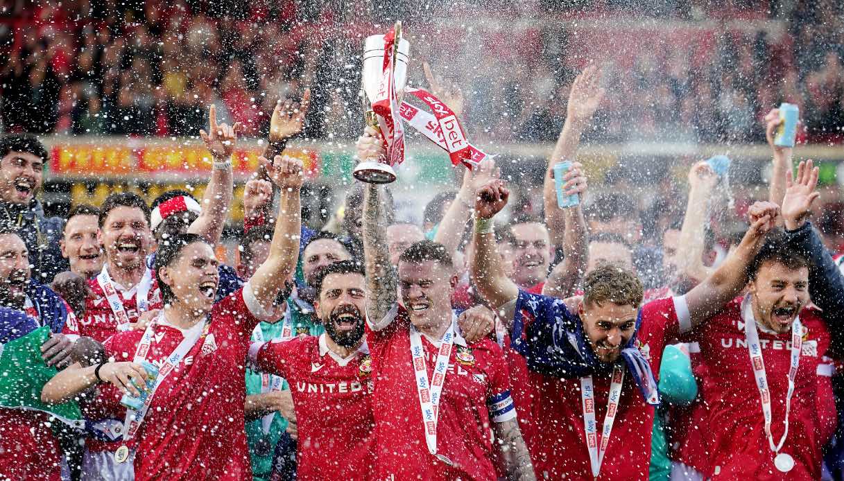 Wrexham in Championship, la festa dei calciatori