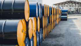 Petrolio in rialzo fra tensioni Medioriente e contrasti G7: dove può arrivare
