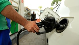 Prezzi di benzina e gasolio in aumento, quanto costa ora un pieno